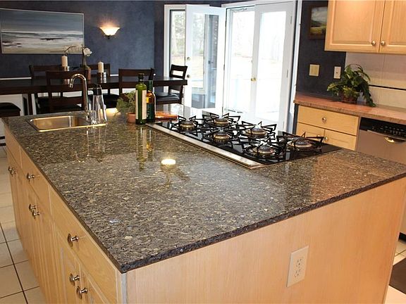 5th image of 6813 Holliston Cir