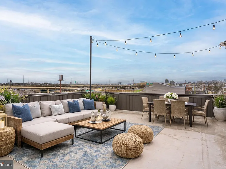 2323 E Cabot St #3 — Photo 25