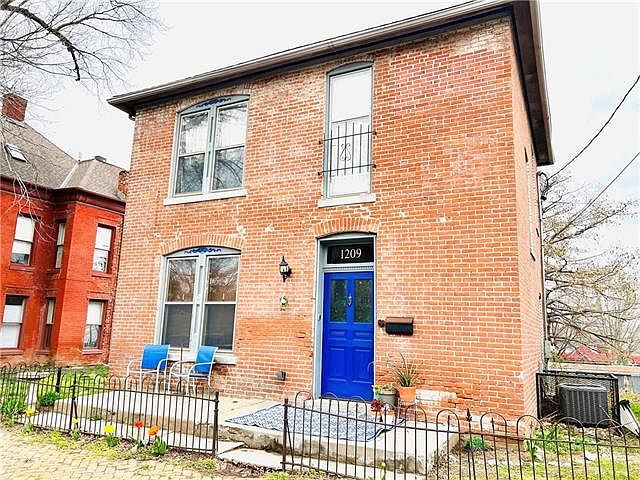 1st image of 1209 Sylvanie St