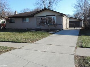 8812 Hamilton Dr E, Sterling Heights, MI
