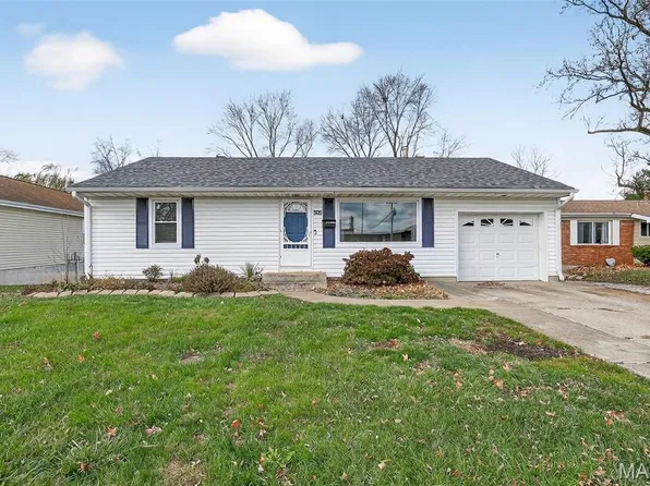 505 Blumhoff Ave, Wentzville, MO 63385