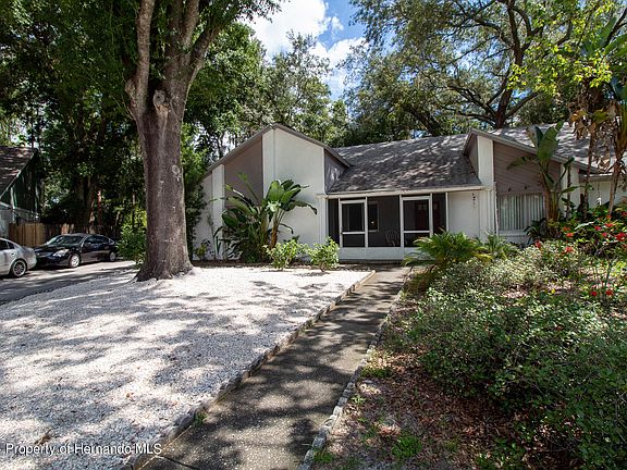 5th image of 3350 Laurel Dale Dr