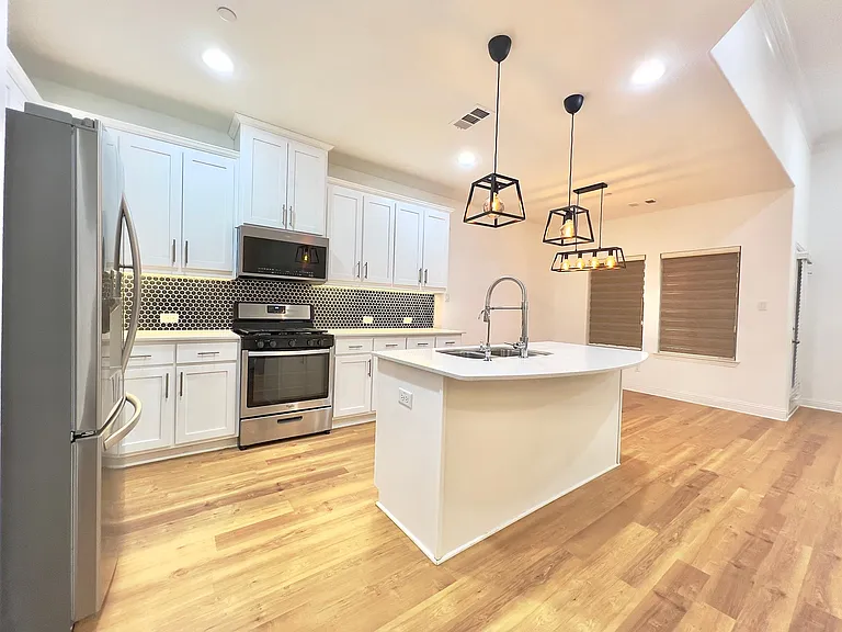 109 Canonbury Dr — Photo 12
