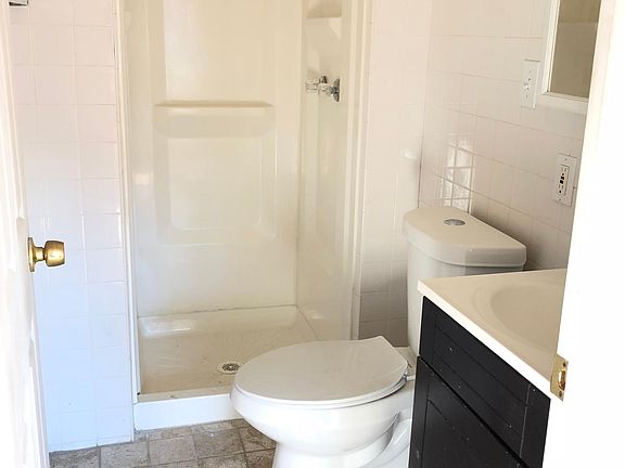 4th image of 544 E 200th St #1