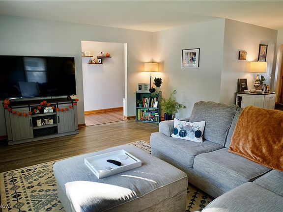 4th image of 3022 Englewood Dr