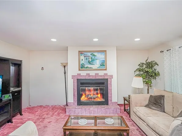 38 Bleeker Place image 4 of 35