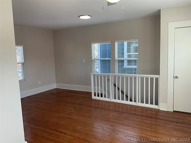 1347 E 6th St — Photo 15