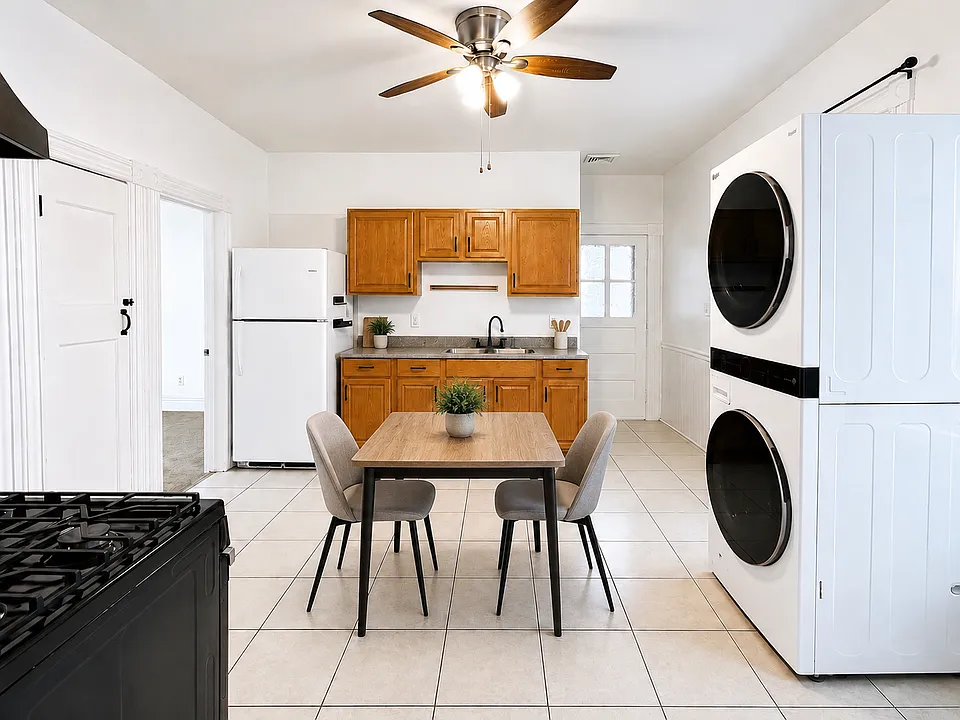 39 1/2 Milton Ave #2