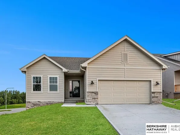 18403 Sage St, Omaha, NE 68136