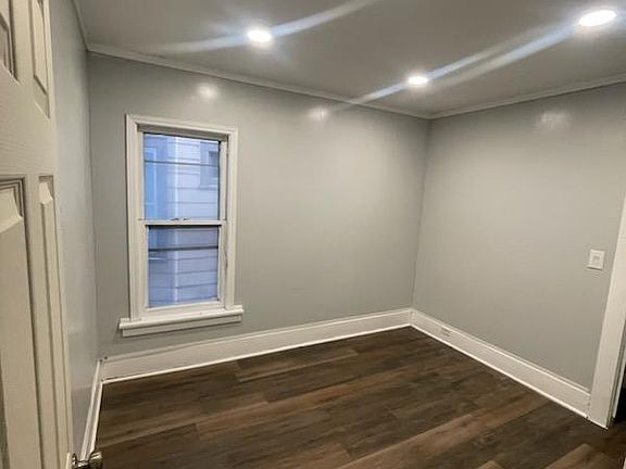 4th image of 1706 S Park Ave