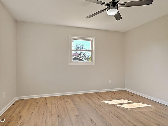 3rd image of 209 Chester Hill Rd