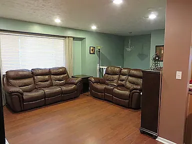 5806 N Oaks Blvd — Photo 4