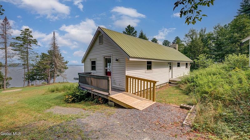 2nd image of 113 Brown Point Road