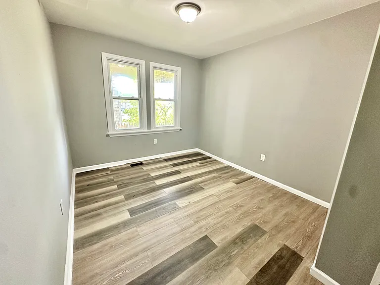 137 N 3rd St #1 — Photo 5