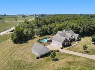 6 Stone Pointe Ct, Hawk Point, MO 63349