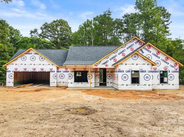 816 Winding Brook Rd, Monroe, NC 28112