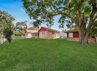 2201 Badger Ln, Huntsville, TX 77320