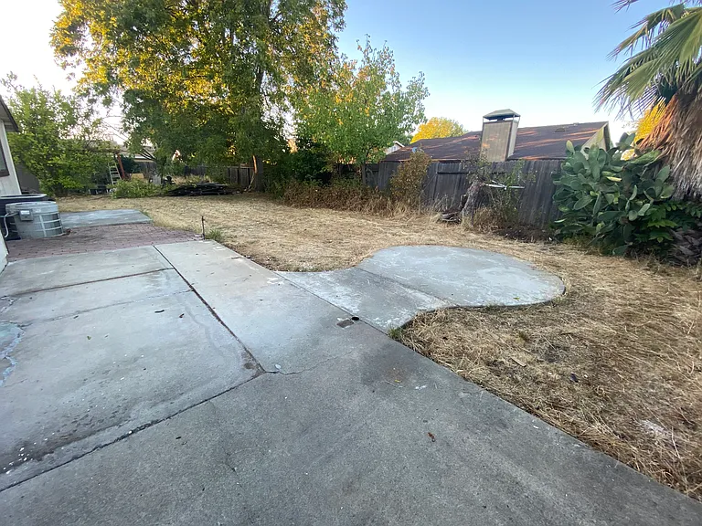 8221 Essen Way — Photo 10
