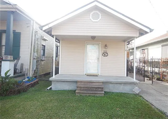 420 Fairmont St — Photo 2