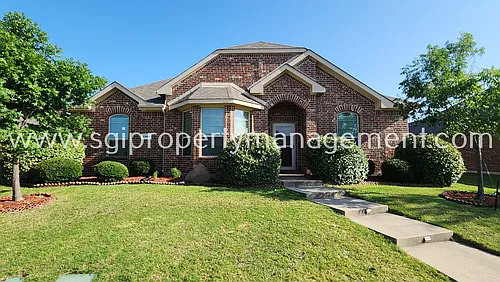 1369 Crescent Cove Dr Photo 1