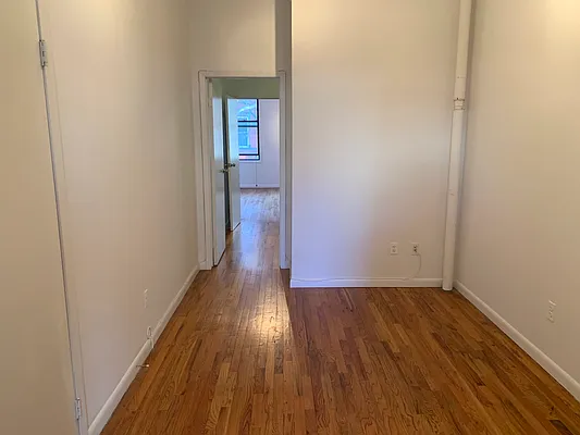 Rented by Flatiron Real Estate Advisors LLC | media 21