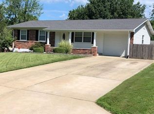 272 Tapestry Dr, Saint Louis, MO