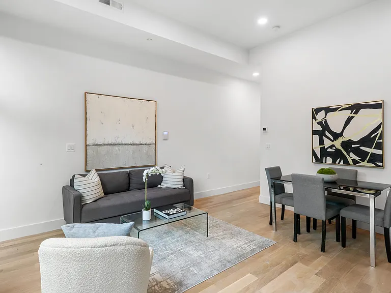 2564 University Pl NW #2 — Photo 5