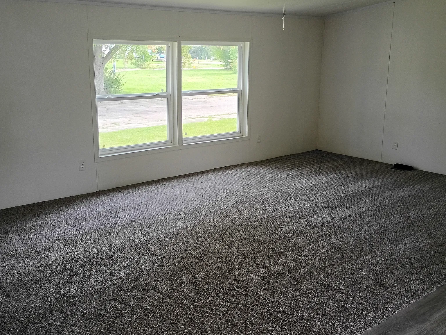 3 bed, $1,200 — Photo 2