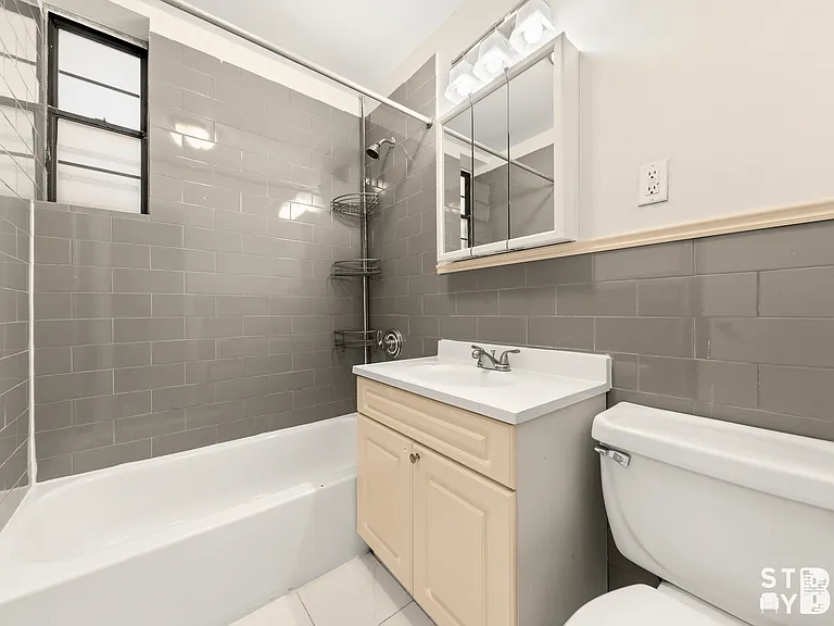 400 Clinton Ave #5C — Photo 9