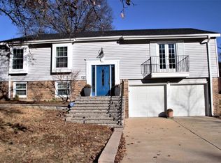 382 Sunfield Pl, Ballwin, MO 63011