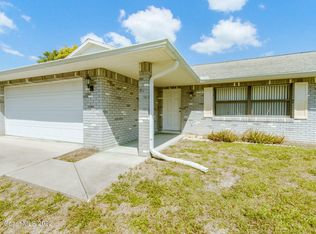 861 Delhaven Ave NW, Palm Bay, FL 32907