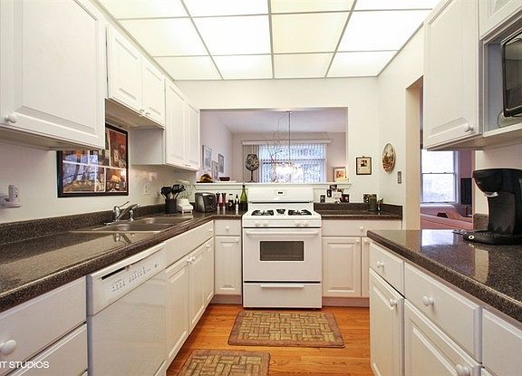 4th image of 6709 N Cicero Ave