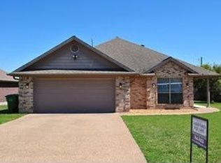 1608 Winfield Ct, Bryan, TX 77802