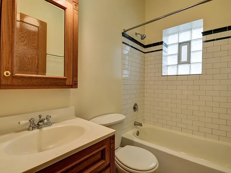 3920 N Janssen Ave #3 — Photo 13