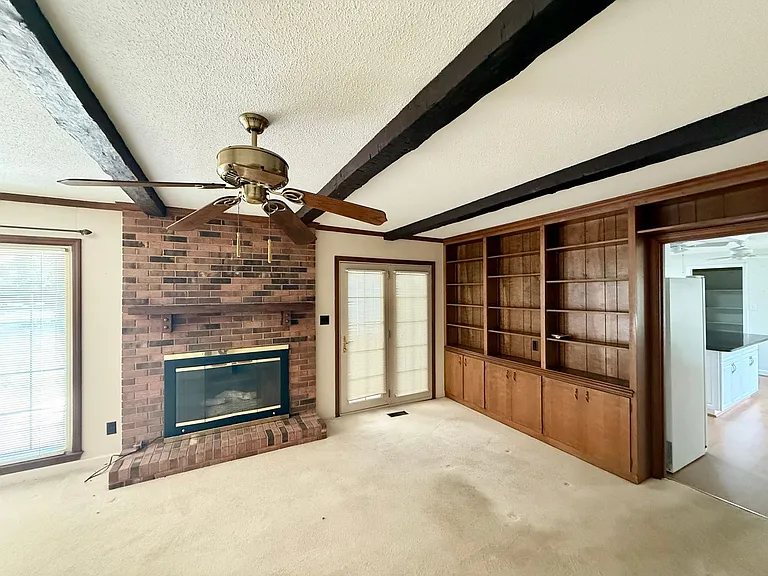 1225 Woodhaven Dr — Photo 12