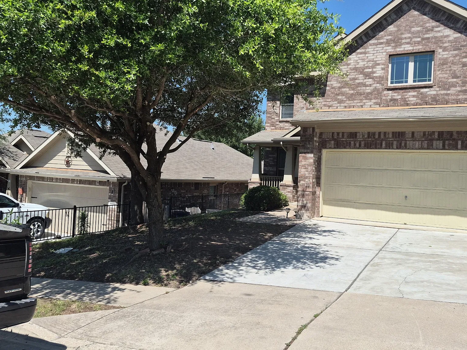 4 bed, 2.5 bath, 1809 sqft, $2,200 — Photo 1