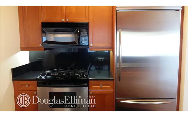 Rented by Douglas Elliman | media 7