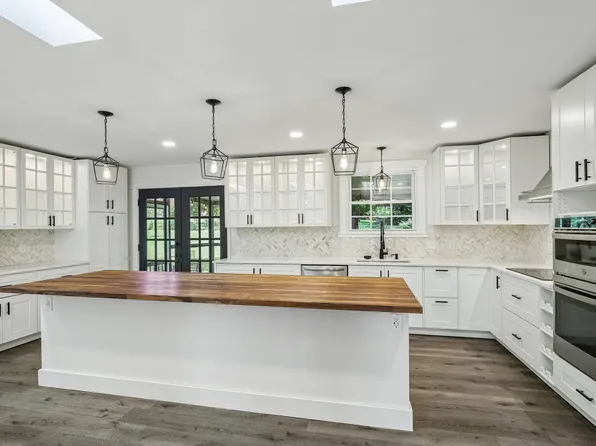 463 Walton Ferry Rd, Hendersonville, TN 37075