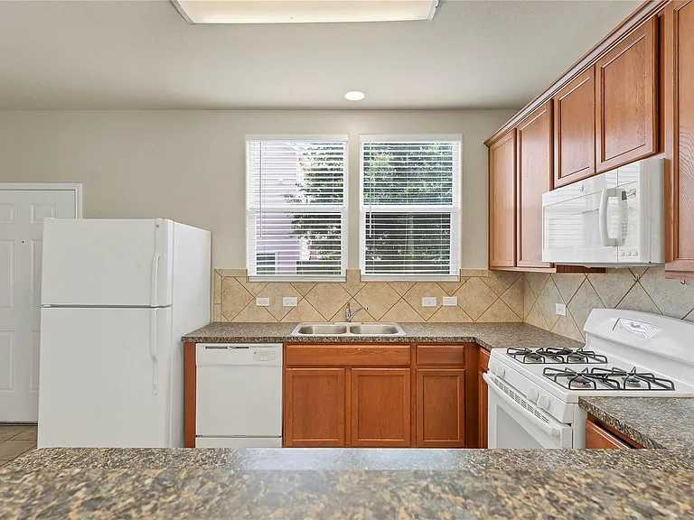 334 Newberry Trl #MAIN HOME — Photo 12