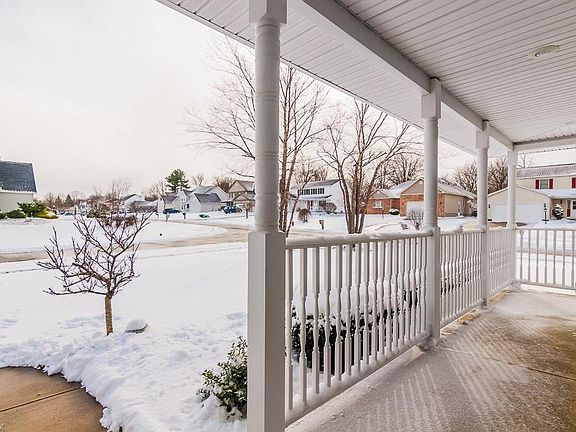 3rd image of 3913 Royal Oak Dr