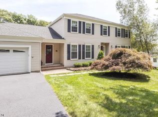77 Ann Rd, Long Valley, NJ 07853