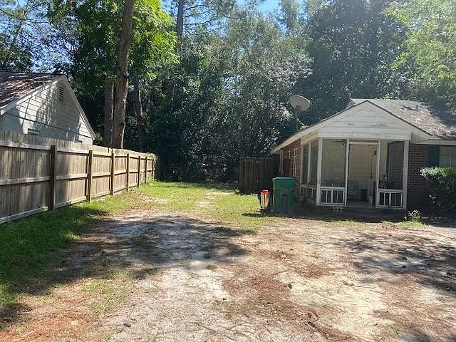 2nd image of 709 Azalea Cir