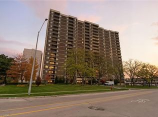 301 Frances Ave #1503, Hamilton, ON L8E3W6