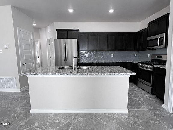 3rd image of 13941 Lorenz Ave
