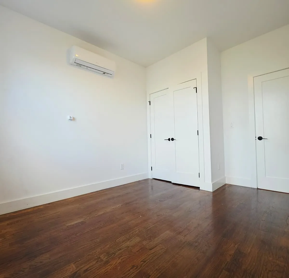 2 bed, 800 sqft, $2,100 — Photo 3
