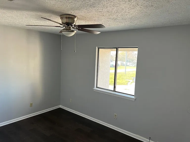 3904 Venetian Cir #3904 — Photo 6
