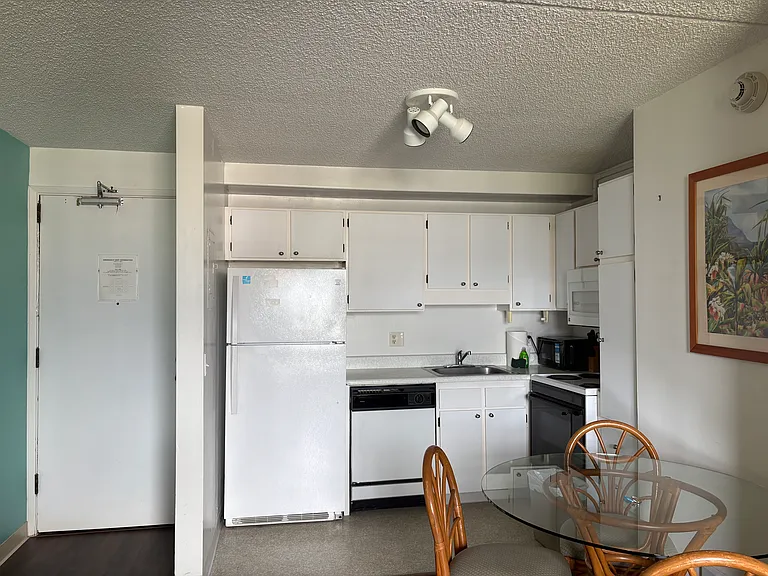 2240 Kuhio Ave #2803 — Photo 3