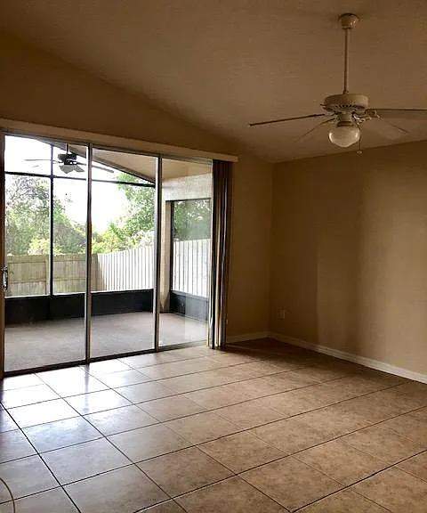 463 Sycamore Springs St — Photo 10