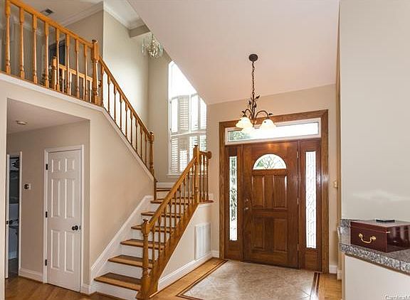 3rd image of 8939 Raven Park Dr