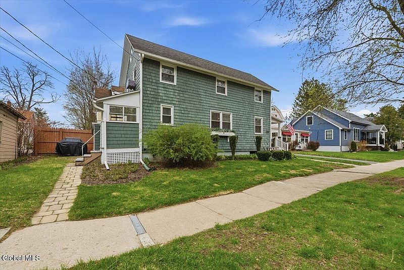 5th image of 214 East Avenue